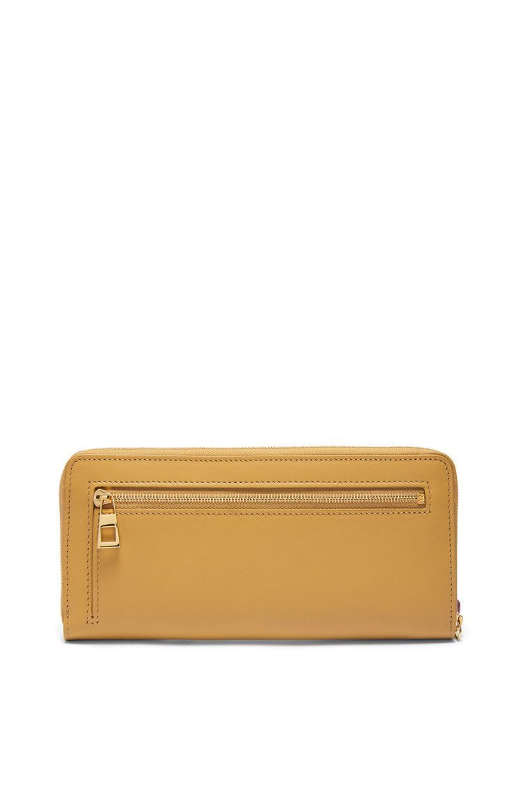 Knot zip around wallet in shiny nappa calfskin