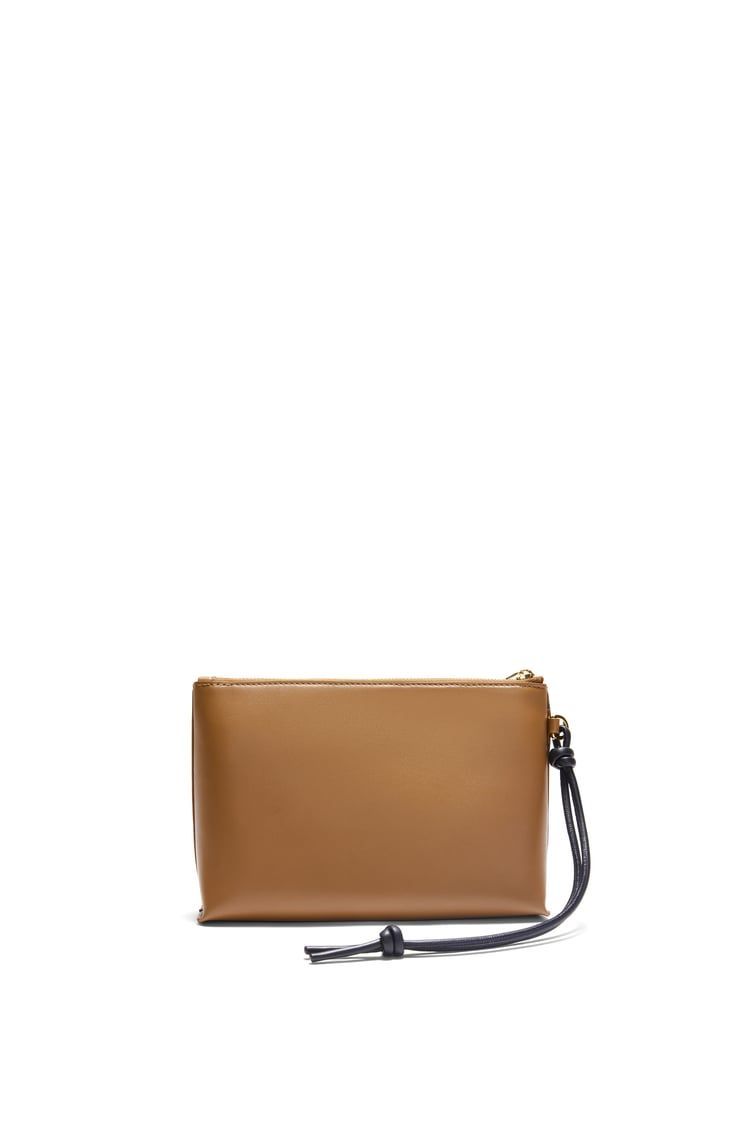 Knot T pouch in shiny nappa calfskin