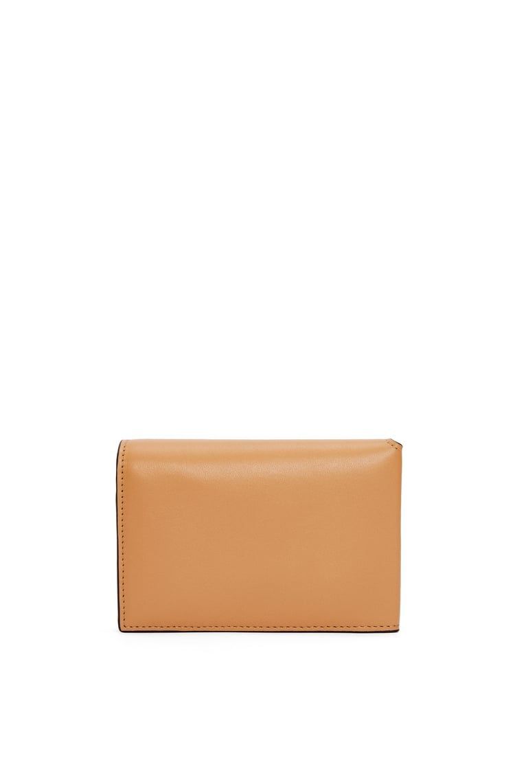 Folded wallet in shiny nappa calfskin