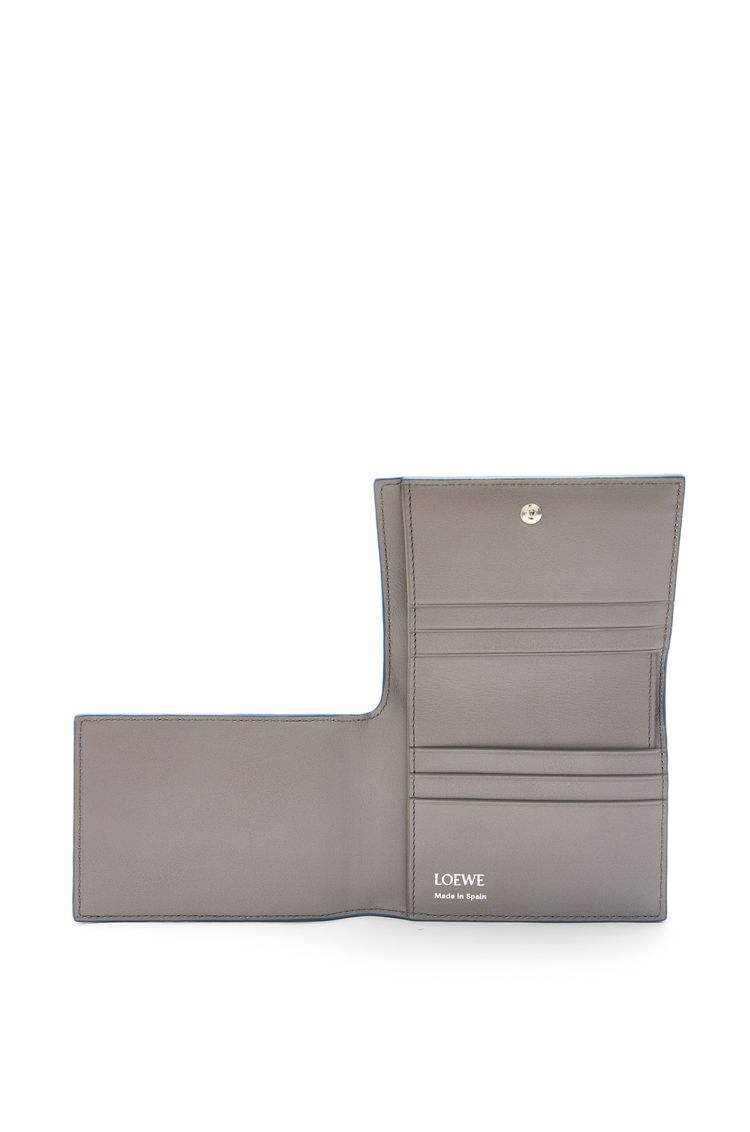 Folded wallet in shiny nappa calfskin