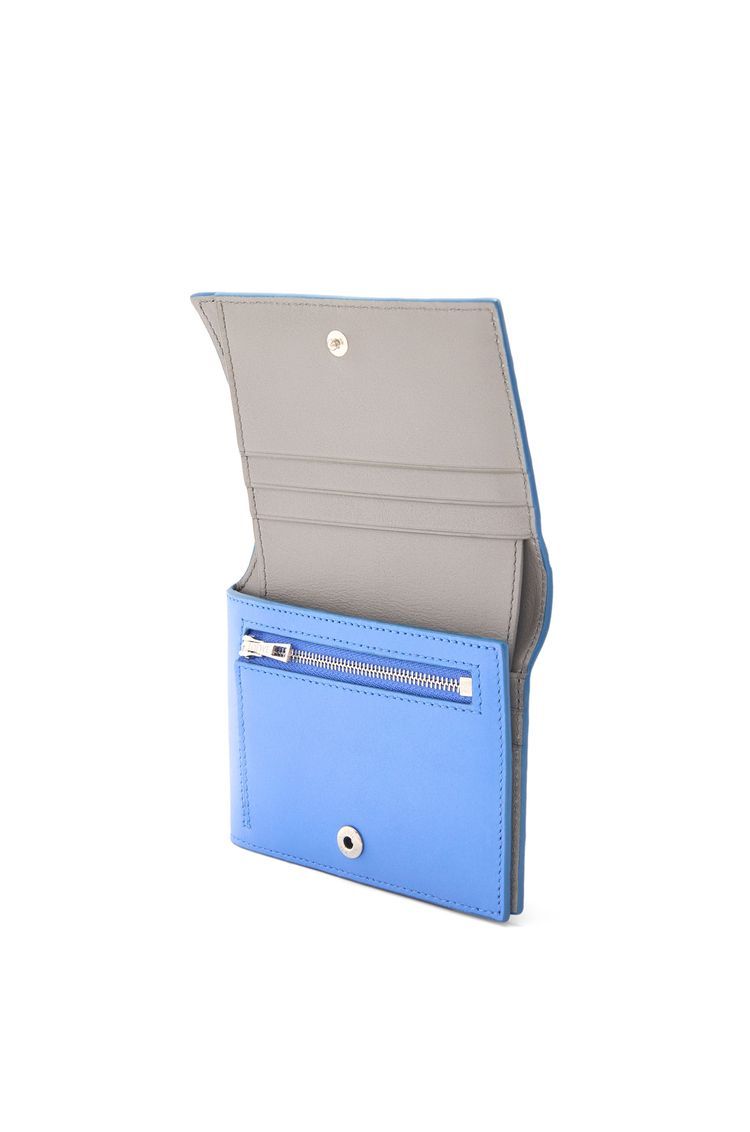 Folded wallet in shiny nappa calfskin