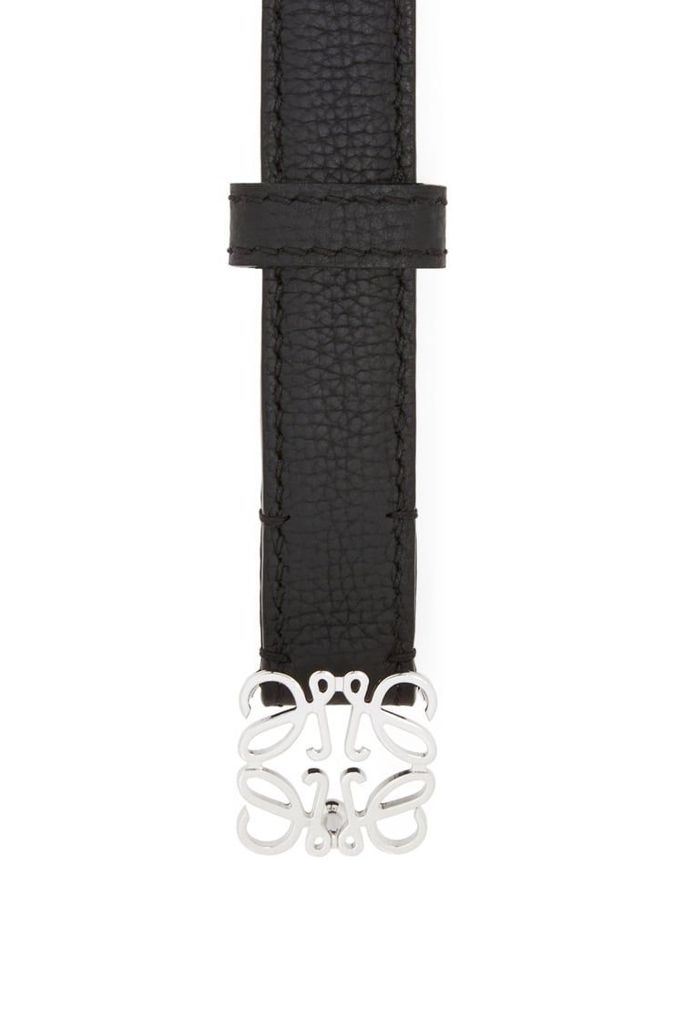 Anagram belt in pebble grain calfskin