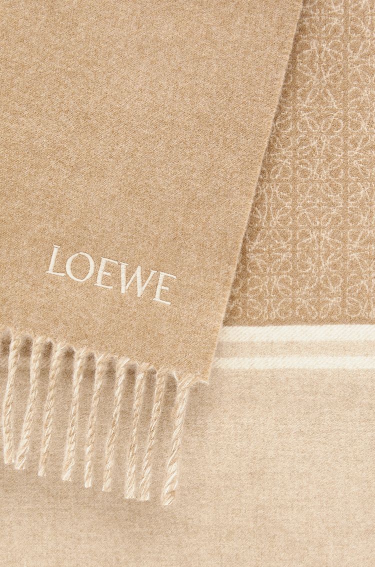 Scarf in wool and cashmere