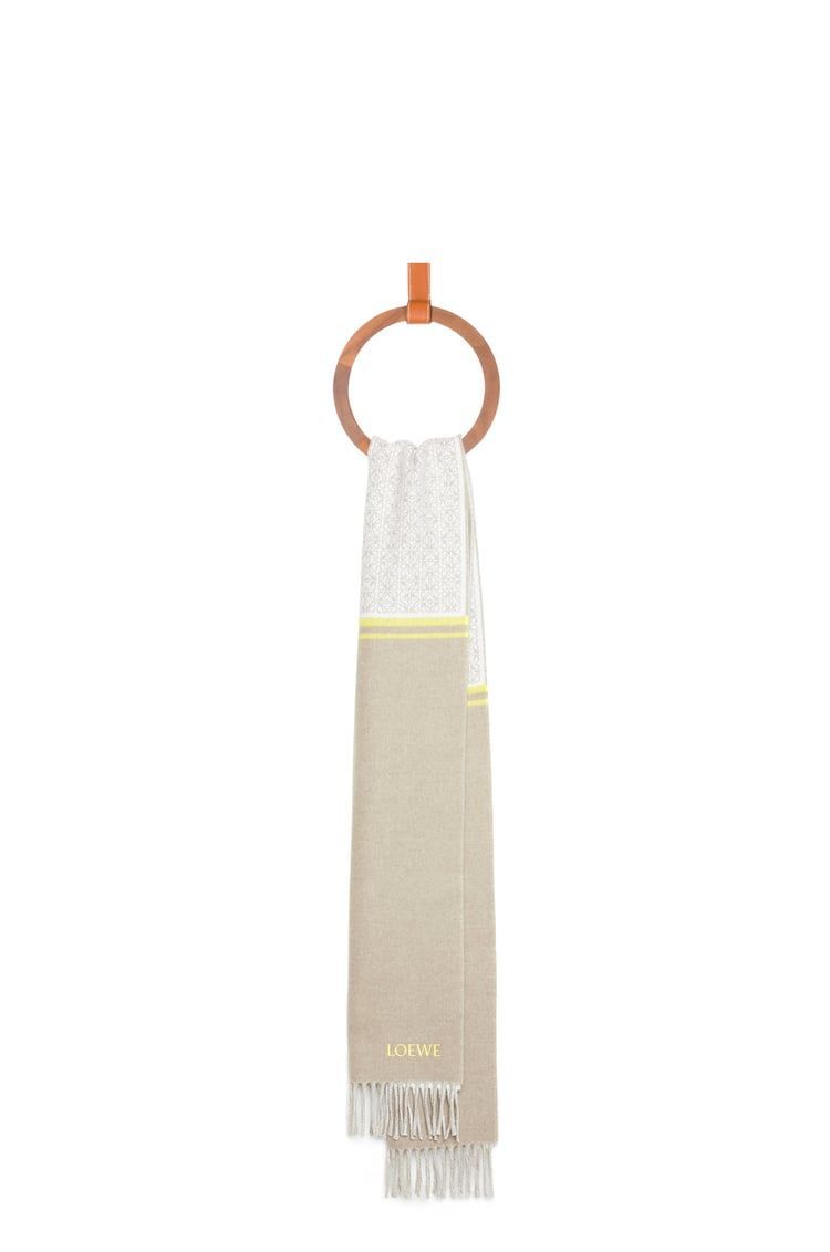 Scarf in wool and cashmere
