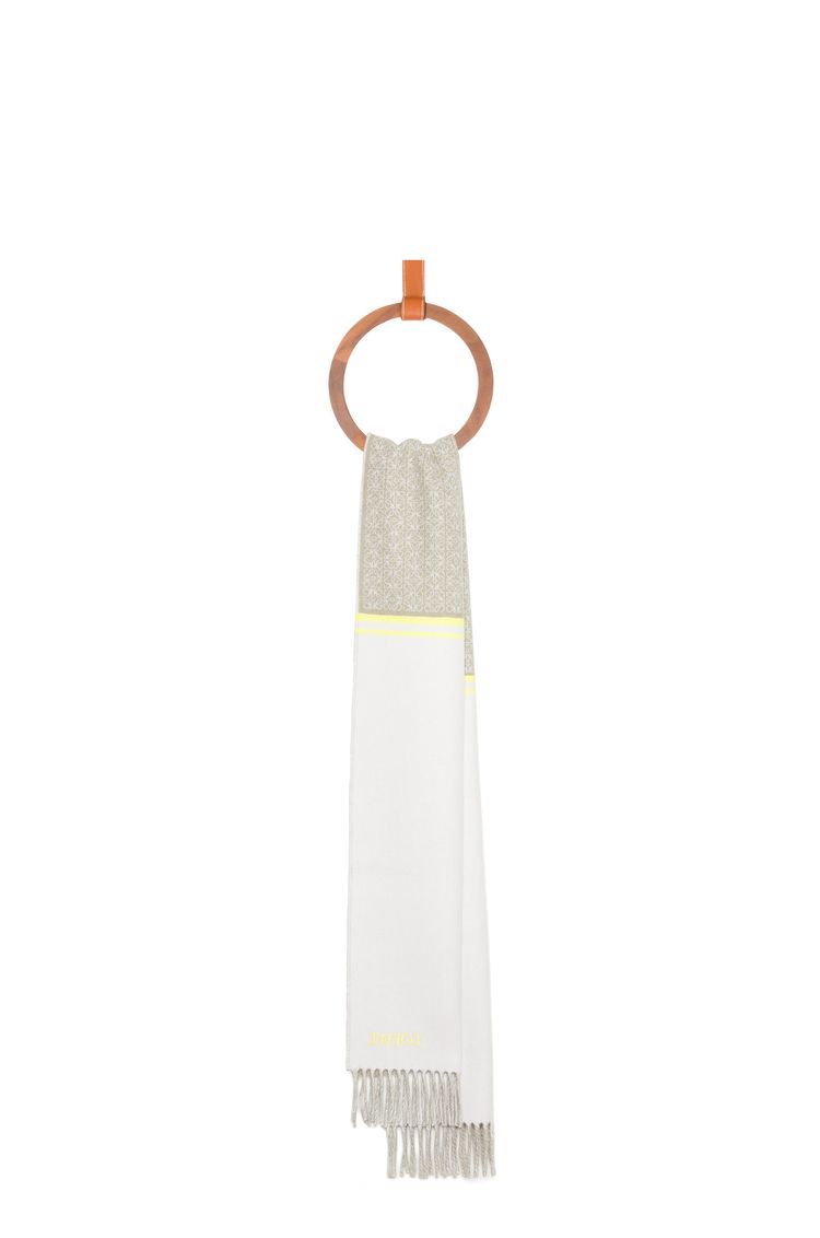 Scarf in wool and cashmere