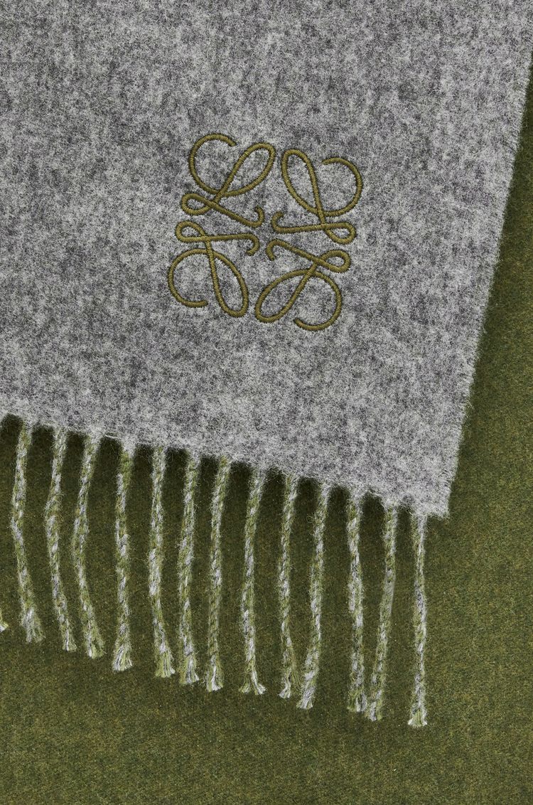 Scarf in wool and cashmere