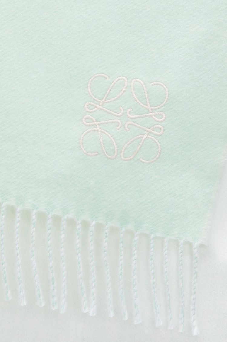 Scarf in wool and cashmere