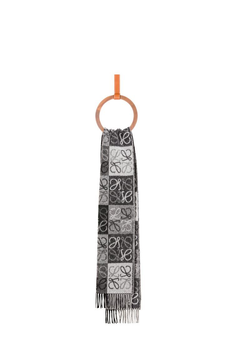 Scarf in wool and cashmere
