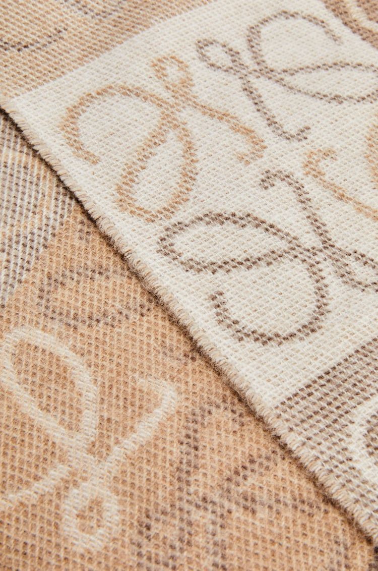 Scarf in wool and cashmere