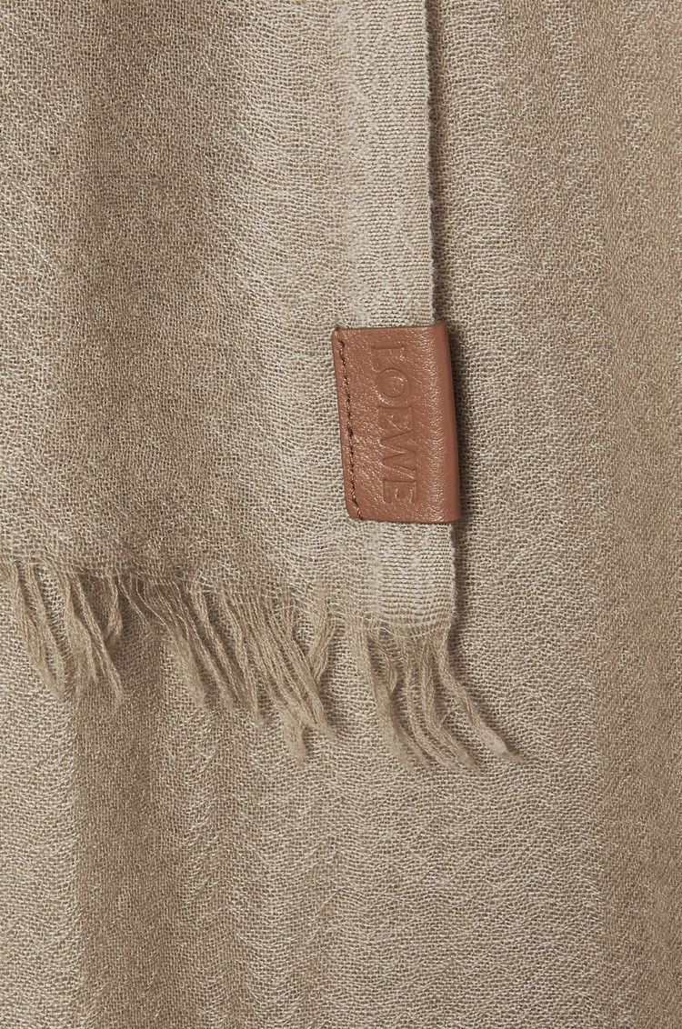 Scarf in cashmere