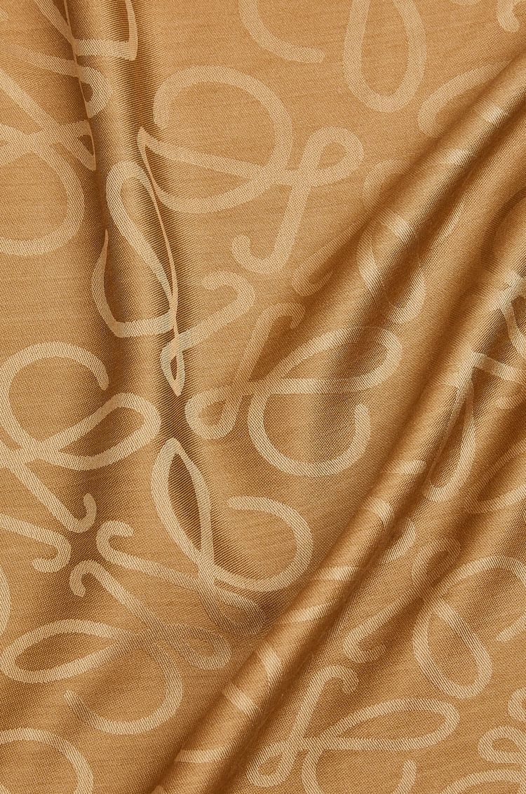 Scarf in silk and wool