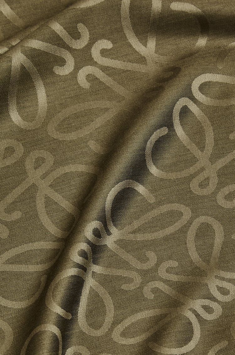 Scarf in silk and wool
