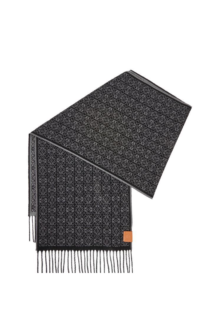 Scarf in cashmere