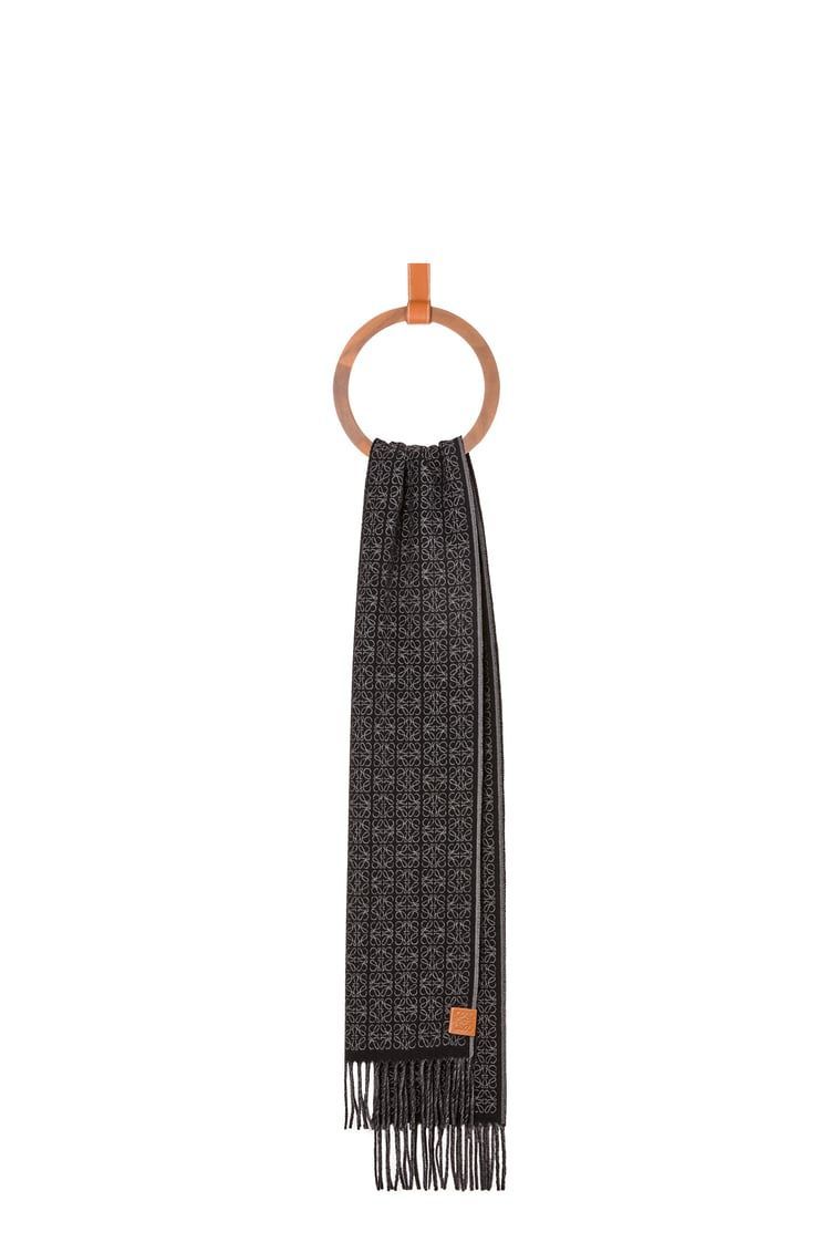 Scarf in cashmere