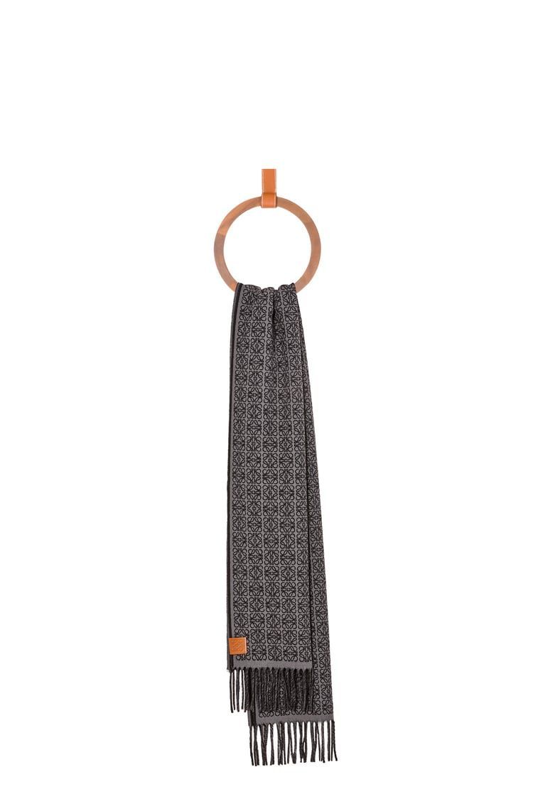 Scarf in cashmere