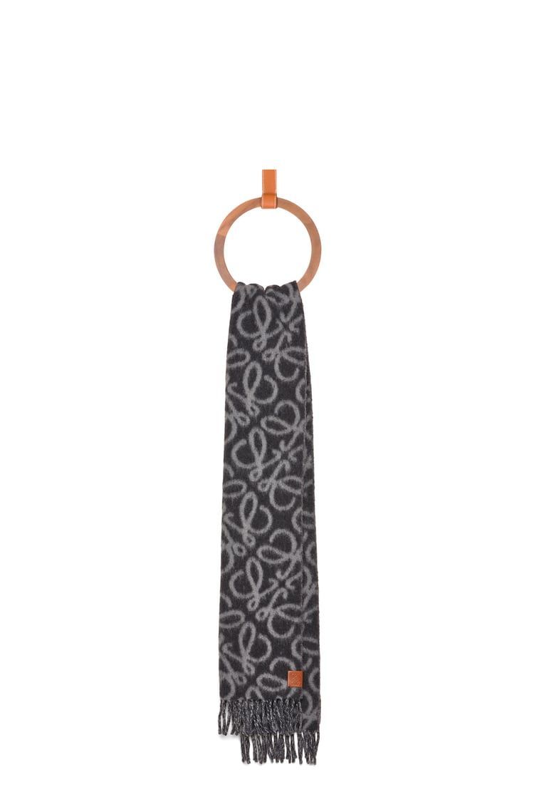 Anagram scarf in alpaca and wool