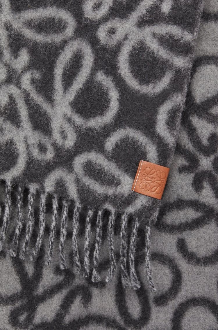 Anagram scarf in alpaca and wool