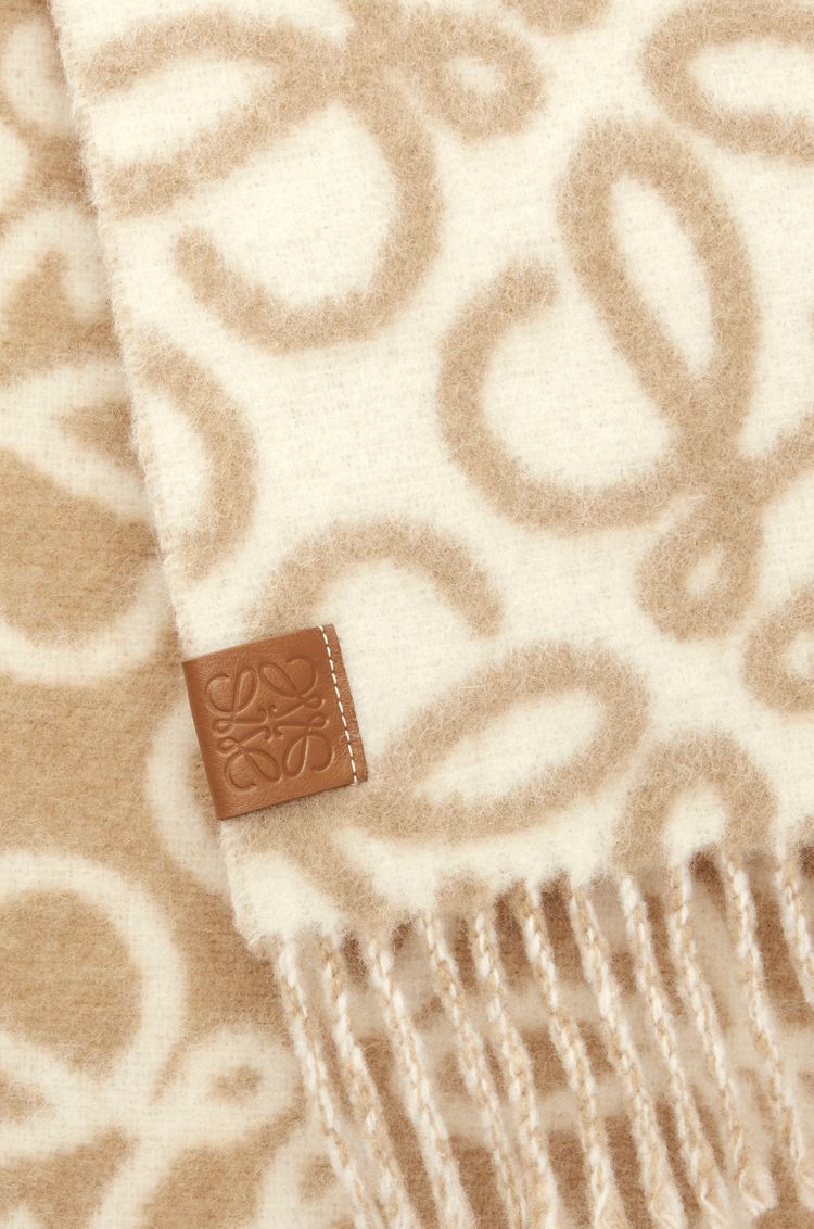 Anagram scarf in alpaca and wool