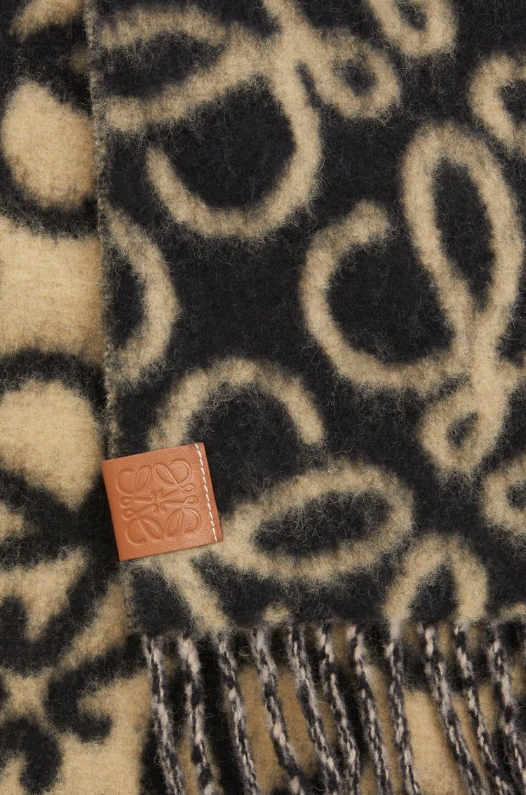 Anagram scarf in alpaca and wool
