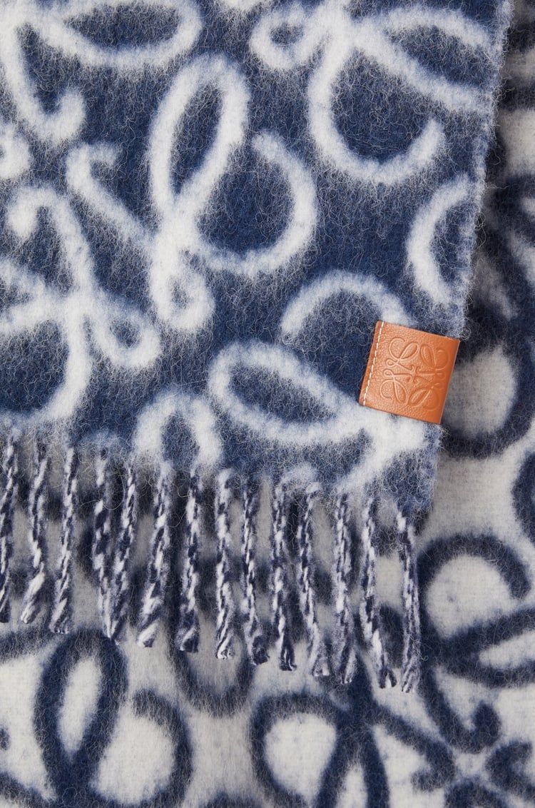 Anagram scarf in alpaca and wool