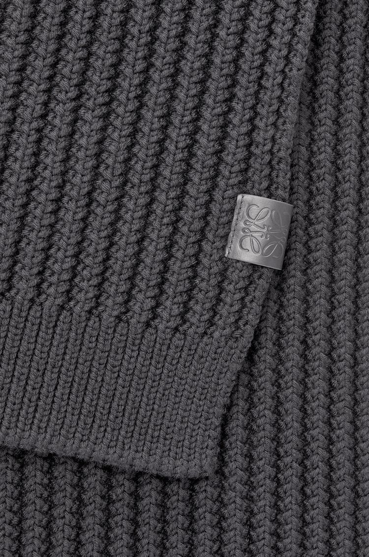 Scarf in wool
