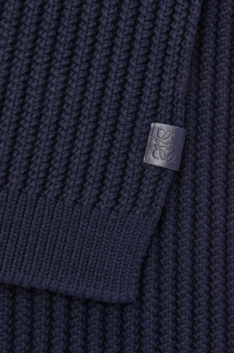 Scarf in wool