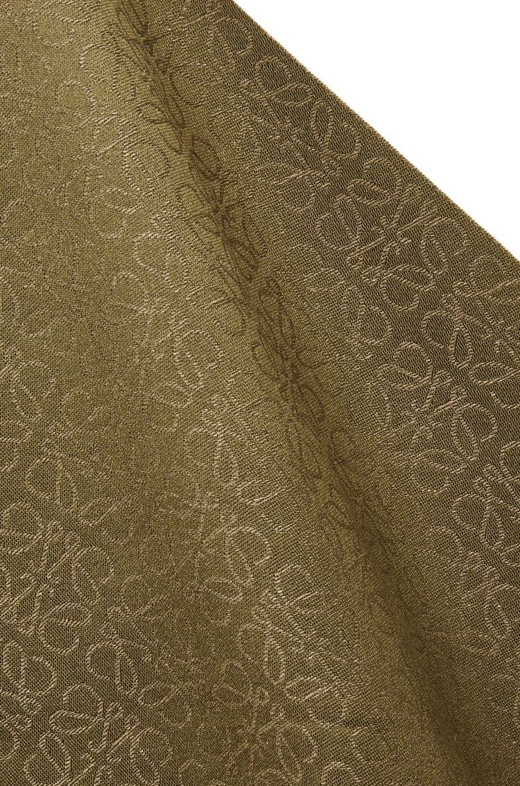 Scarf in silk and wool