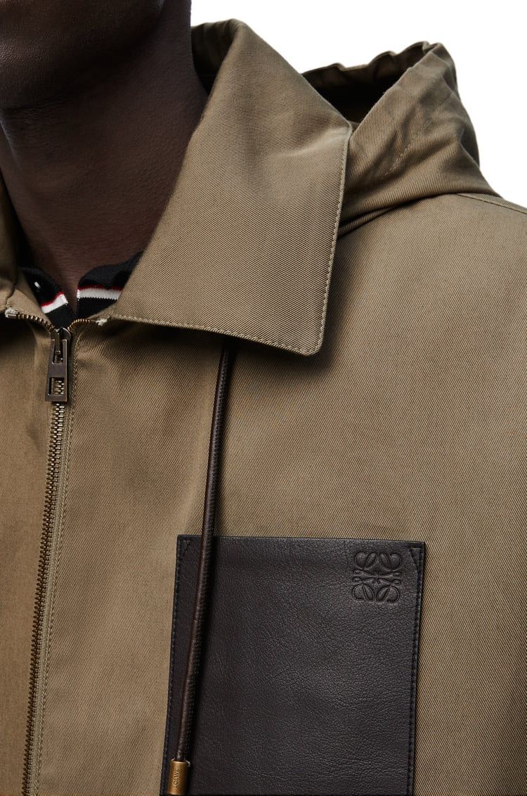 Hooded jacket in cotton