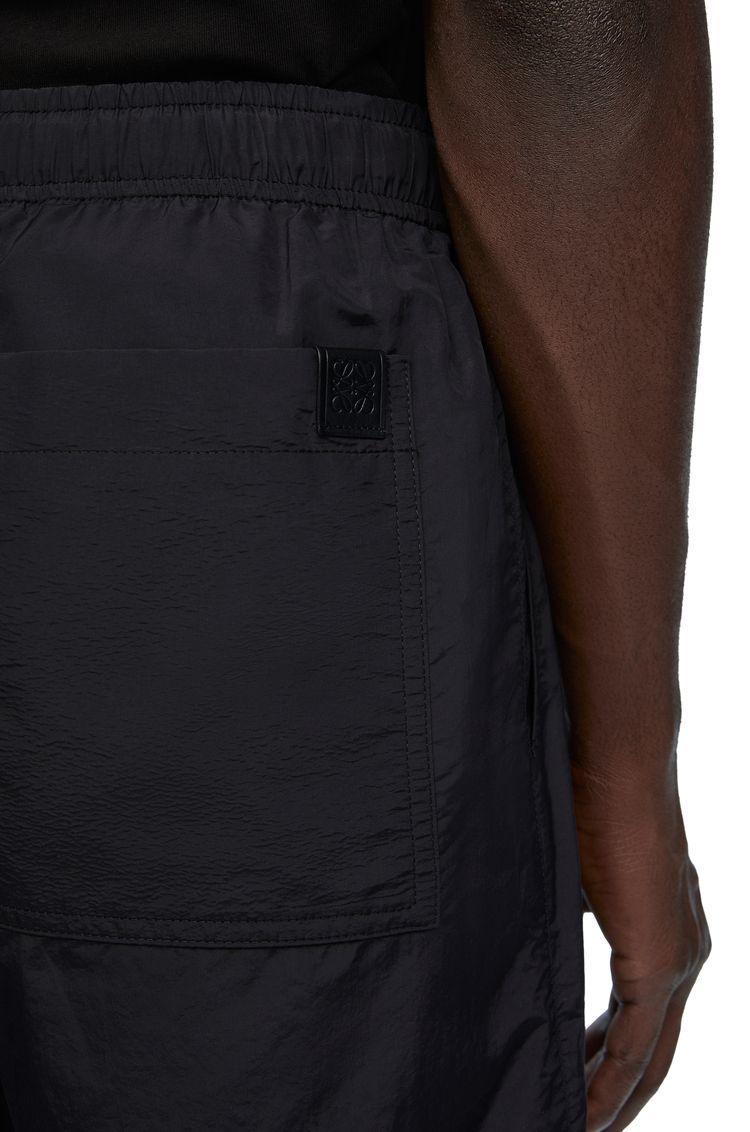Shorts in technical silk