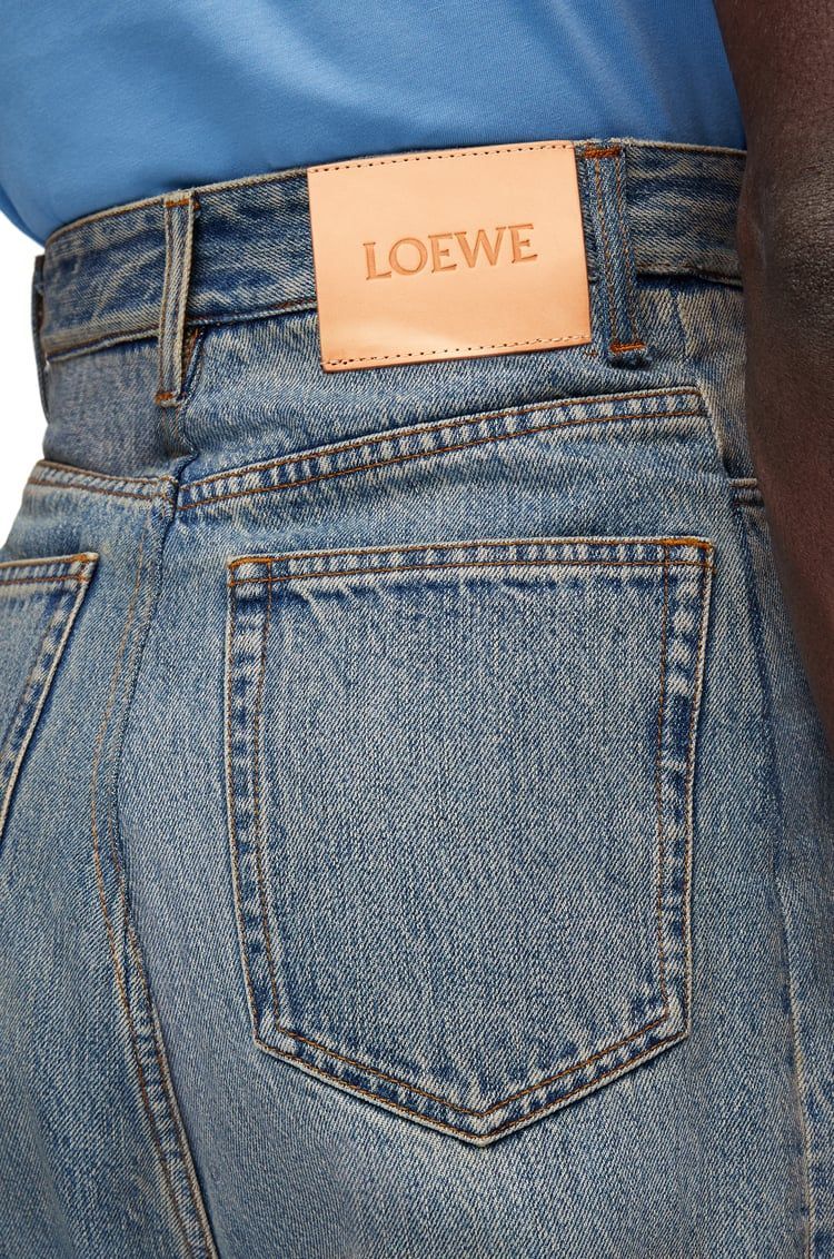 High waisted jeans in denim