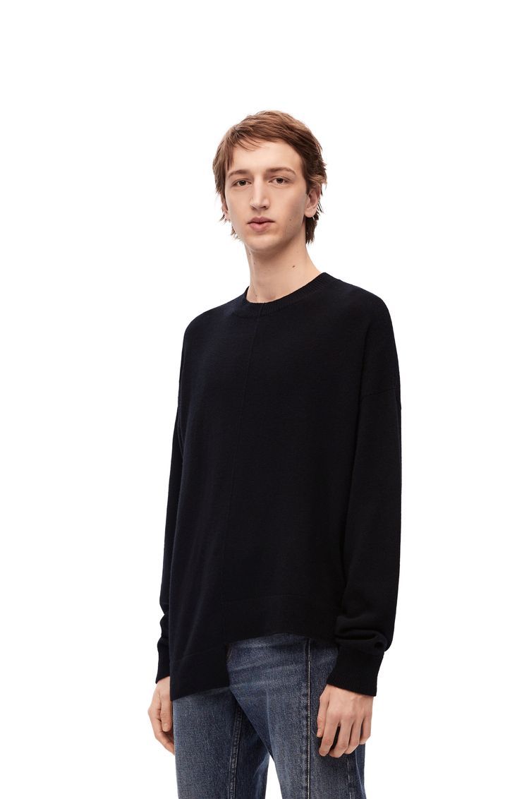 Asymmetric sweater in wool