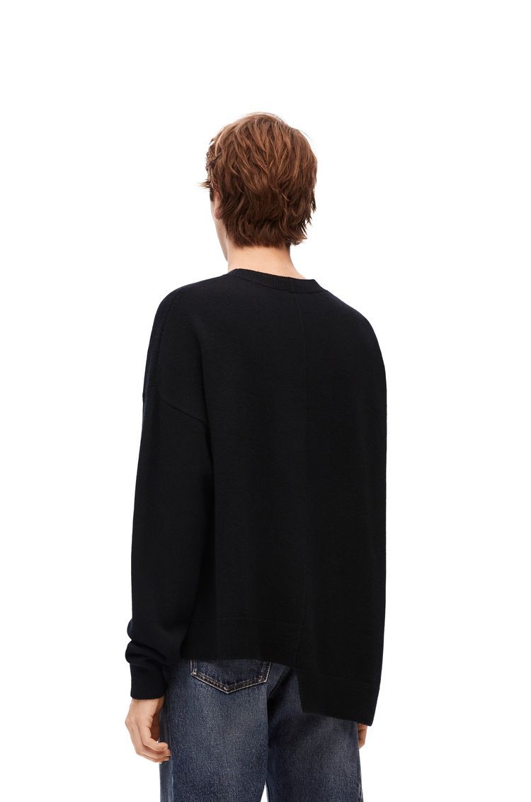 Asymmetric sweater in wool