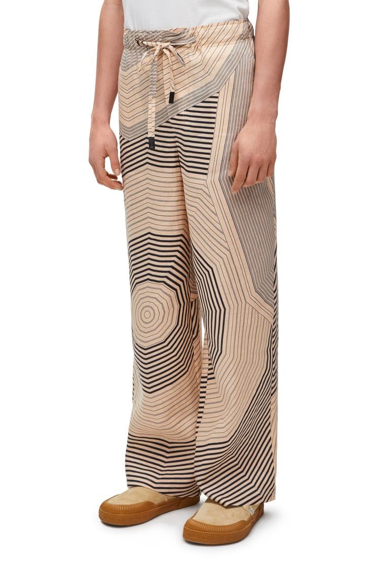 Trousers in linen