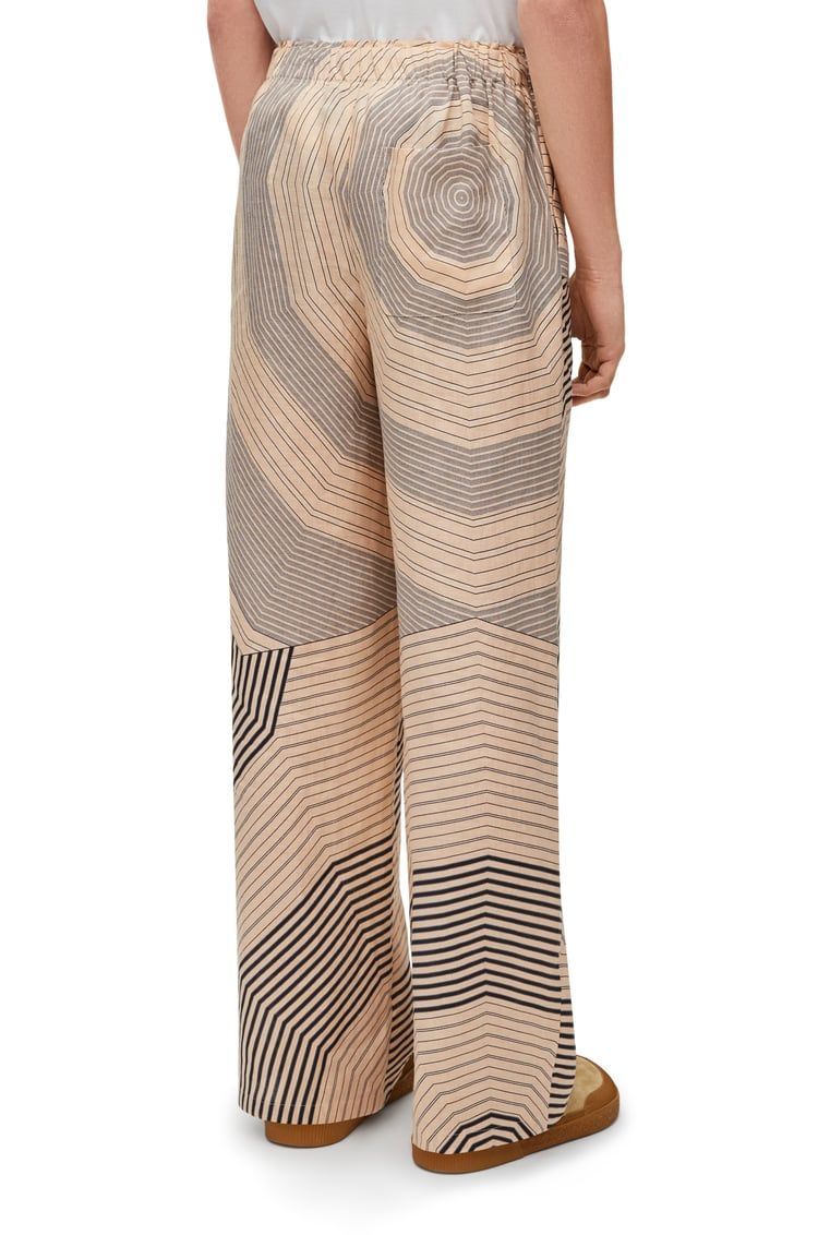 Trousers in linen