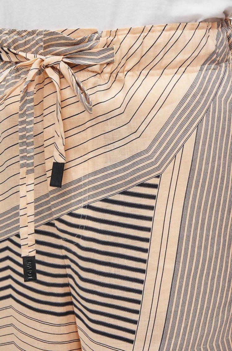 Trousers in linen