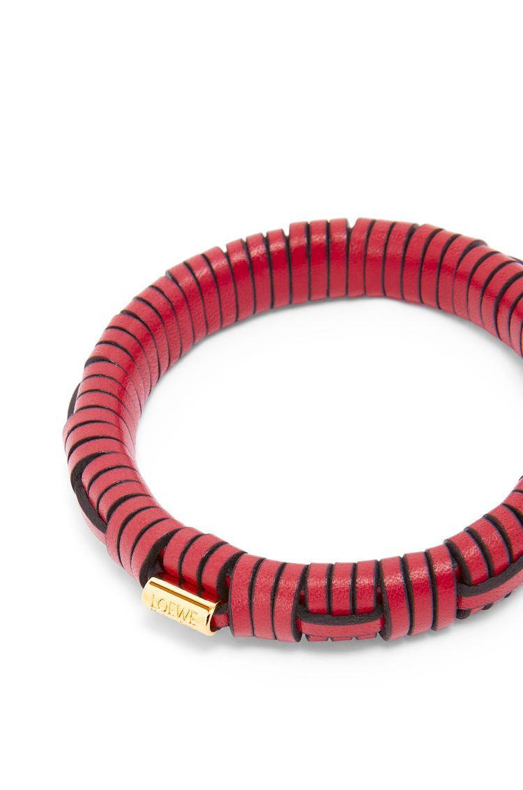Woven bangle in brass and classic calfskin