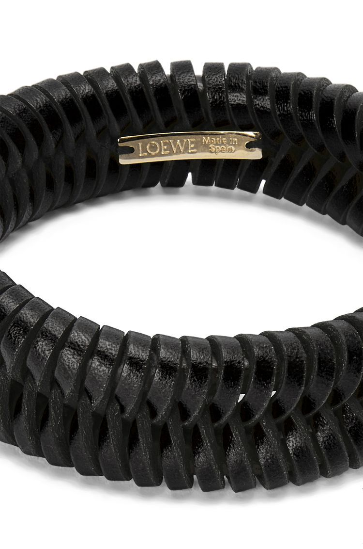 Interlock bangle in classic calfskin