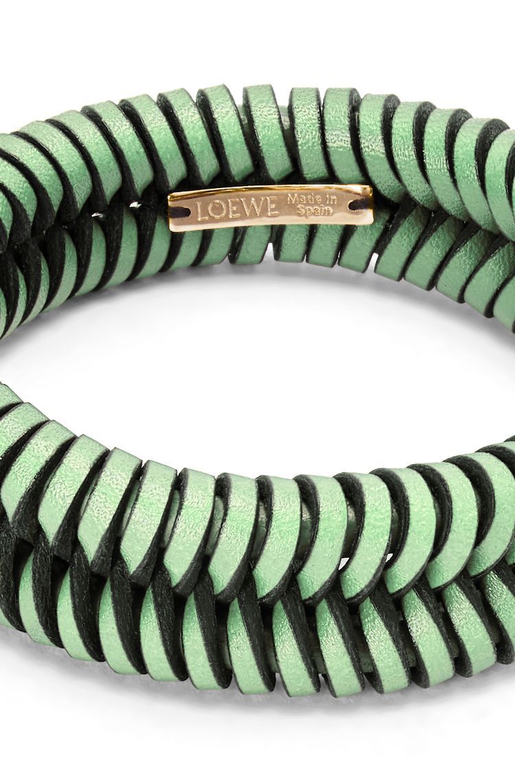 Interlock bangle in classic calfskin