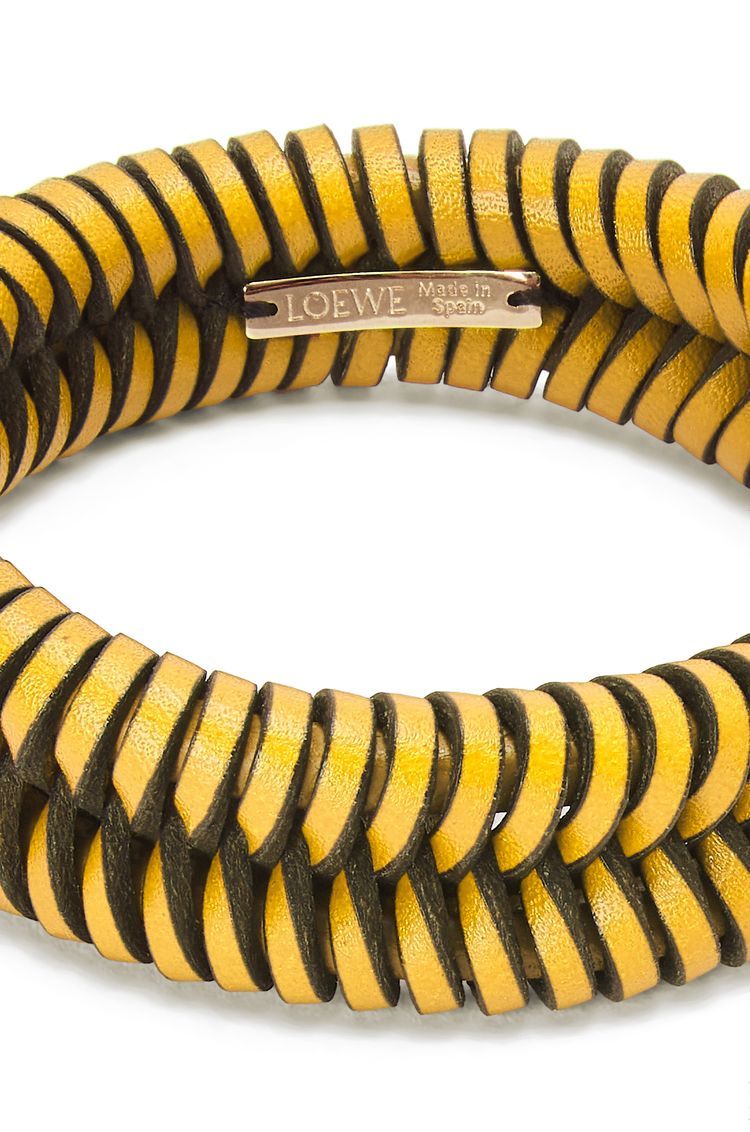 Interlock bangle in classic calfskin