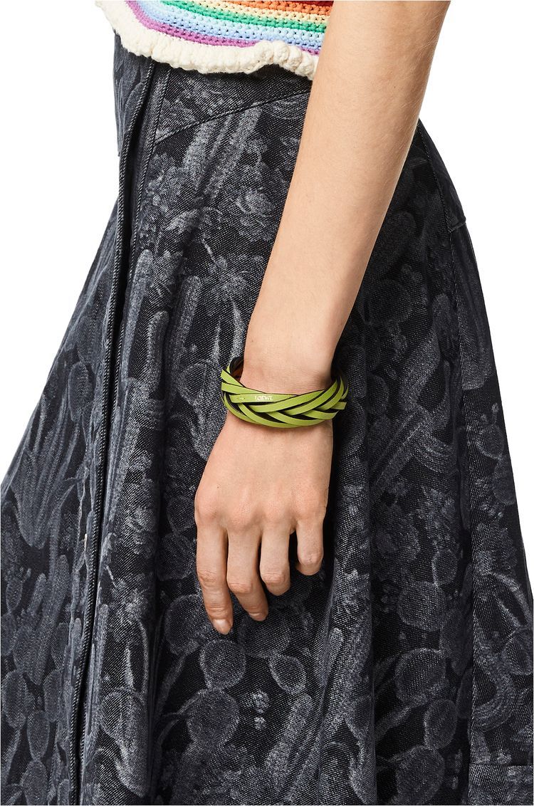 Braided bangle in classic calfskin