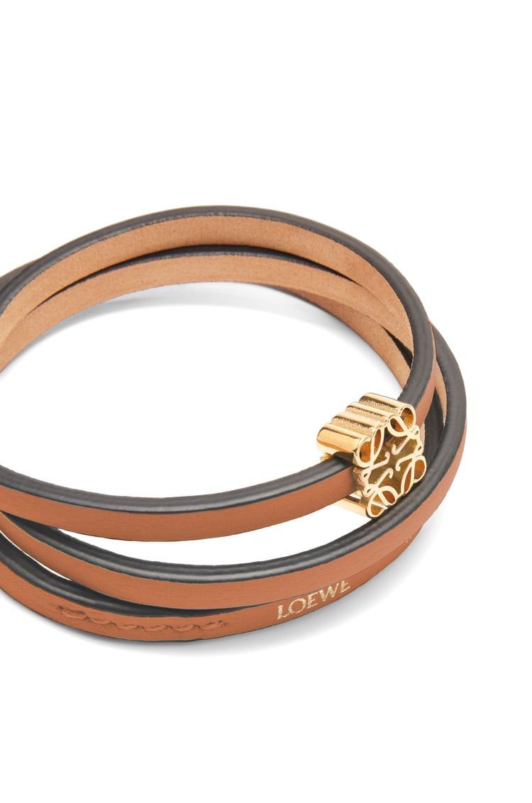 Twist bangle in calfskin