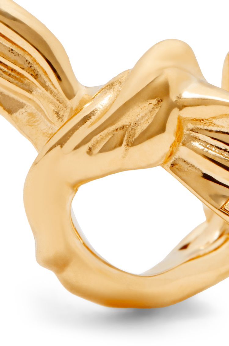 Knuckle Not earrings in gold