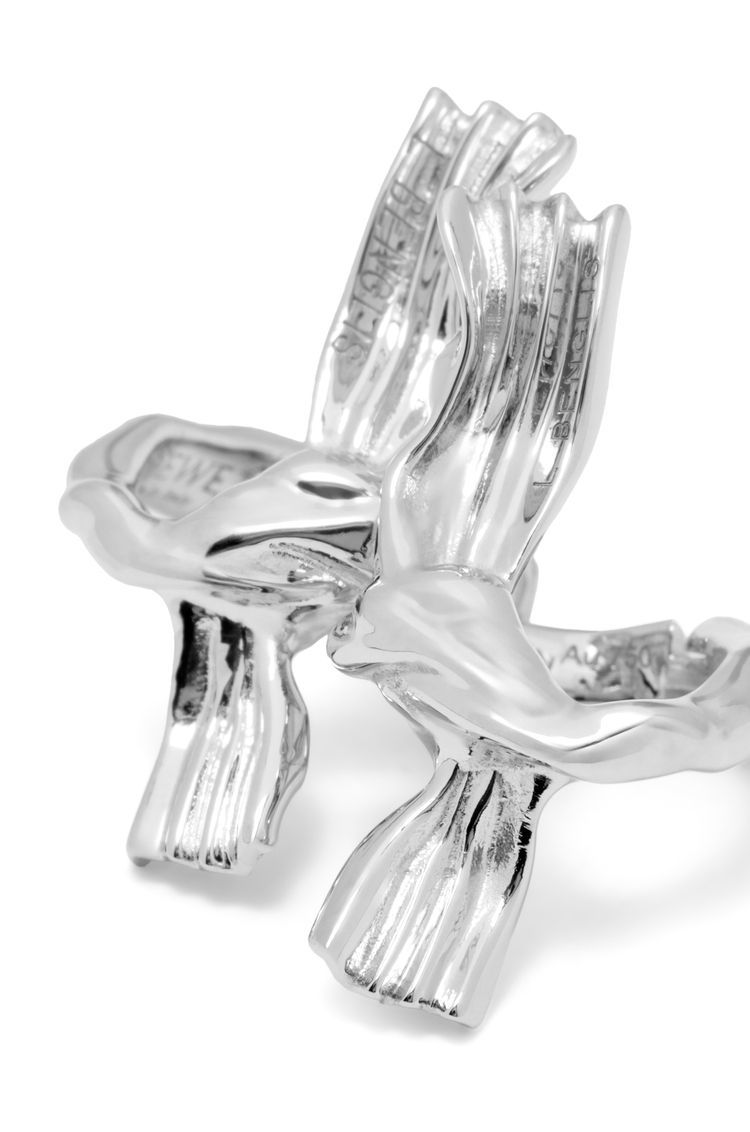 Knuckle Not earrings in white gold