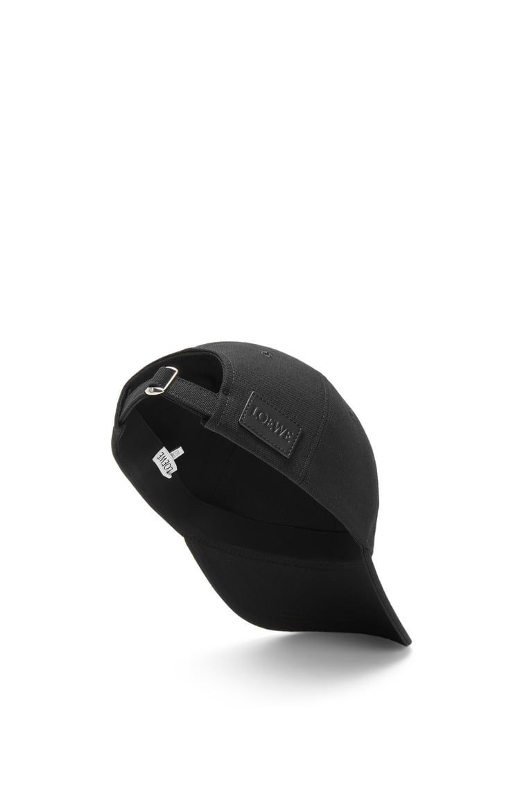 Cap in canvas