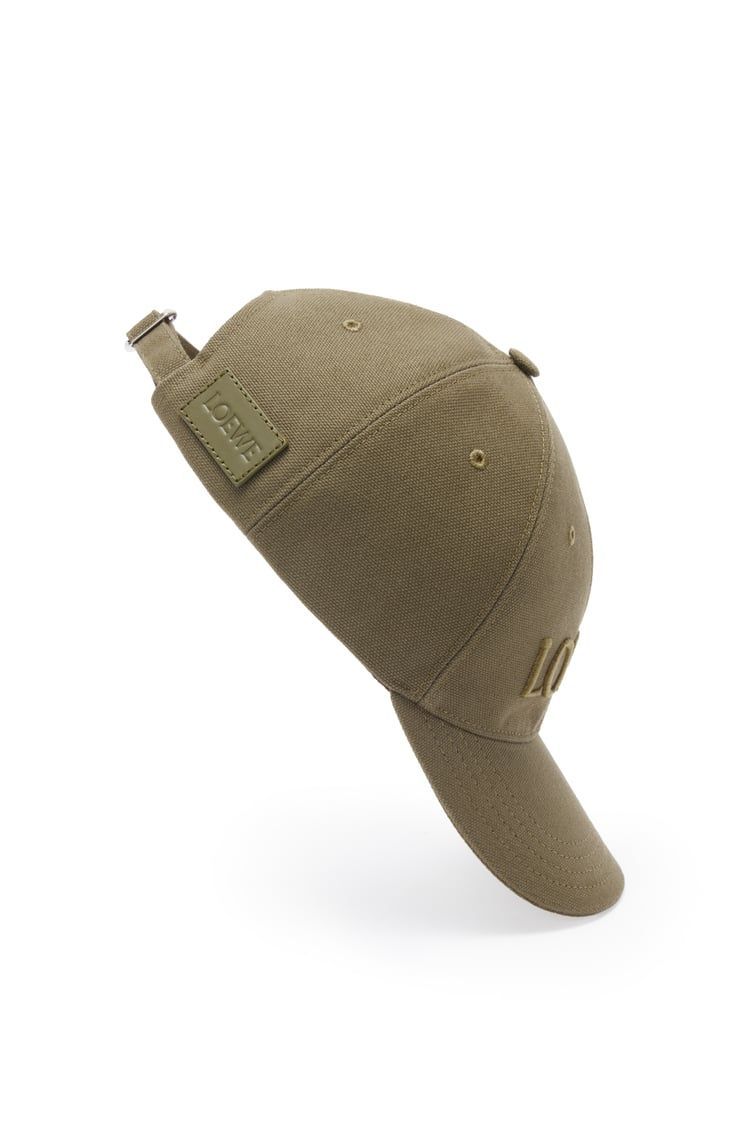 Cap in canvas