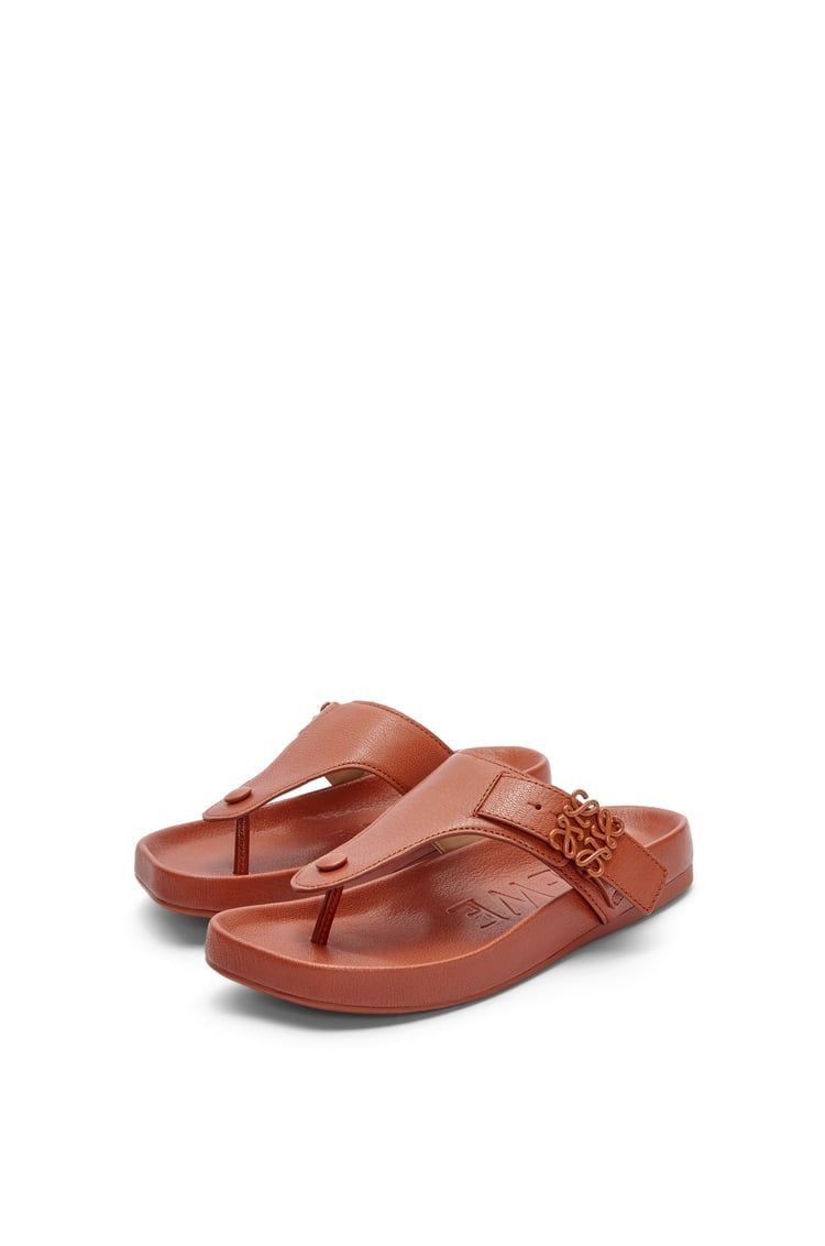 Ease toe post sandal in goatskin