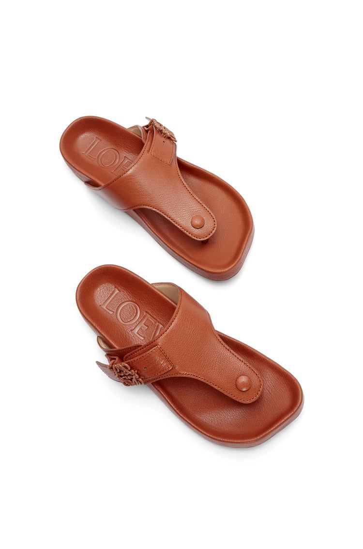 Ease toe post sandal in goatskin