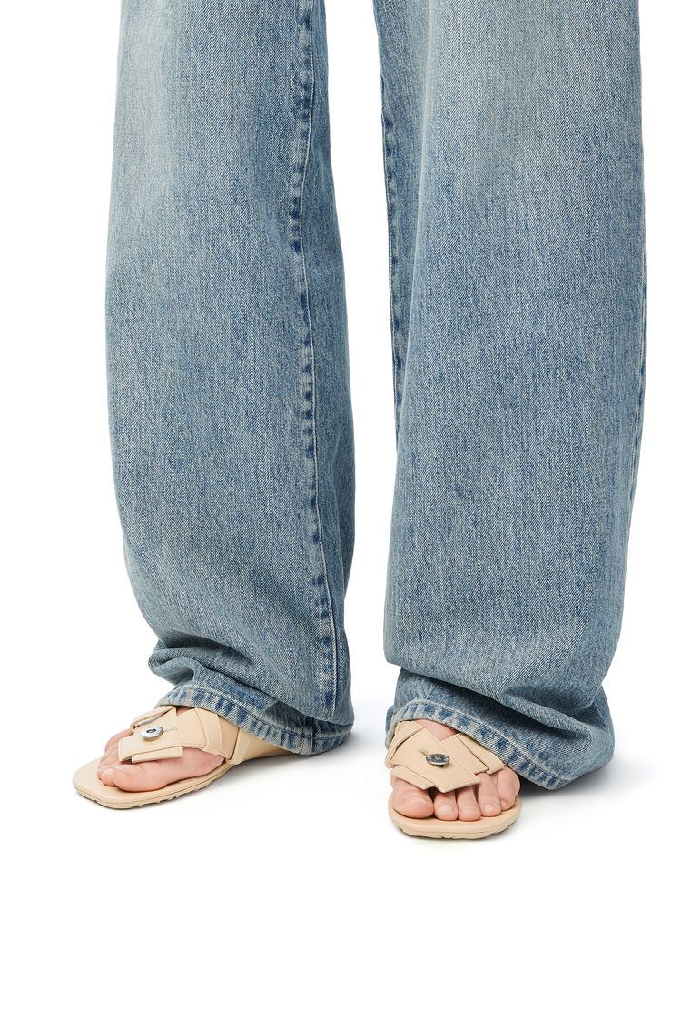 Toy Panta toe post sandal in lambskin