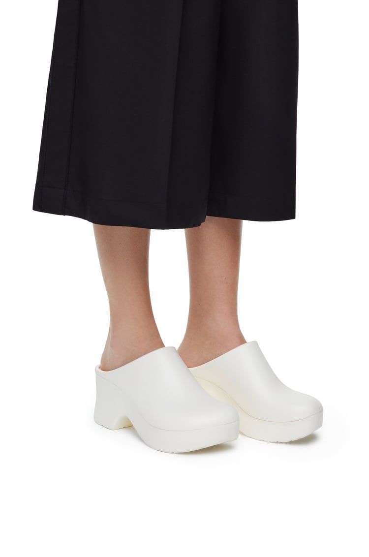 Foam clog in light foam rubber