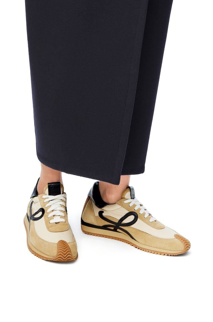 Flow Runner in nylon and suede